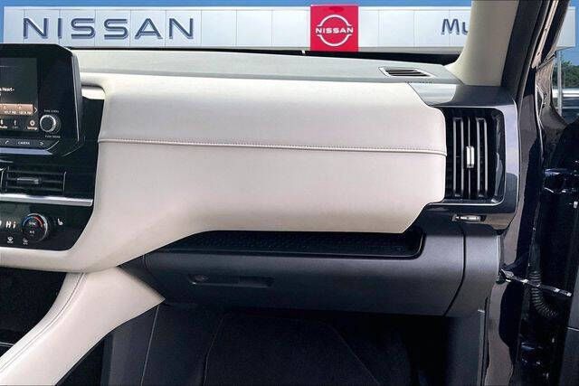 2022 Nissan Pathfinder SV