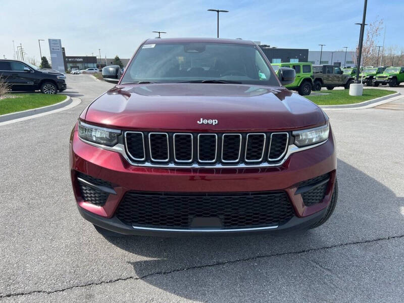 2025 Jeep Grand Cherokee Laredo