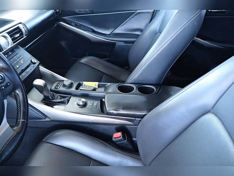2016 Lexus IS 200t