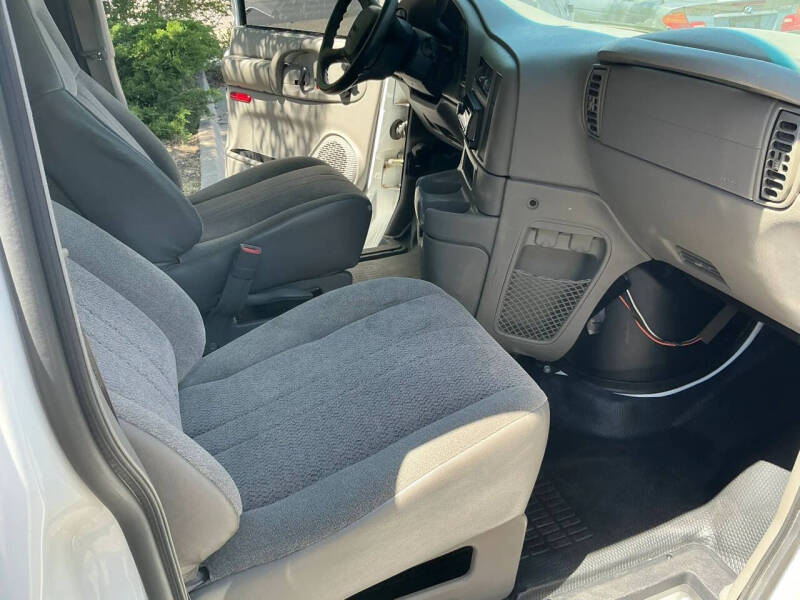 2003 GMC Safari