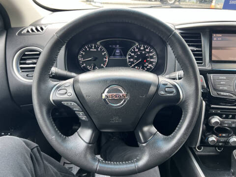 2016 Nissan Pathfinder SV