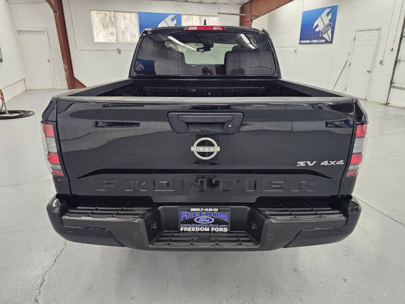 2024 Nissan Frontier SV