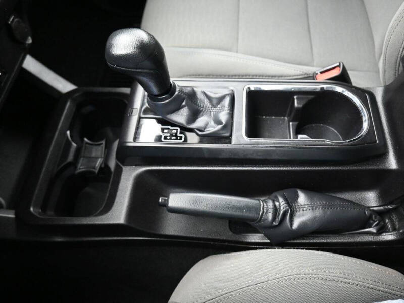 2016 Toyota Tacoma SR