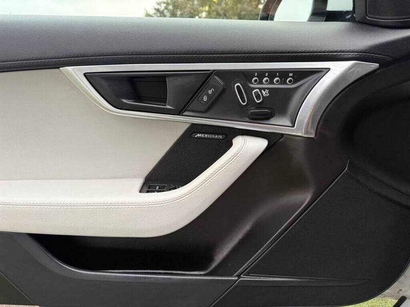 2018 Jaguar F-TYPE 340HP