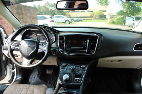 2017 Chrysler 200 Touring