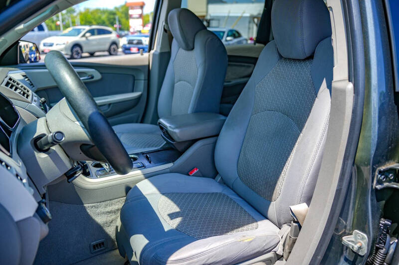 2011 Chevrolet Traverse LS