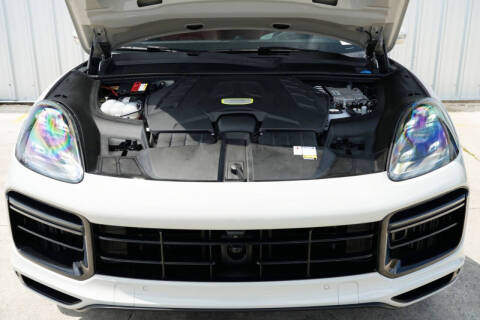 2022 Porsche Cayenne Turbo S E-Hybrid