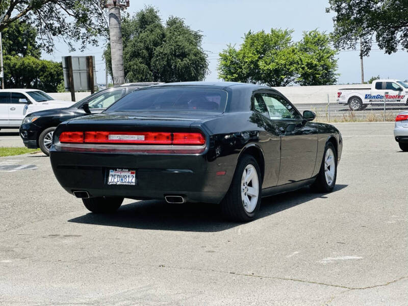 2014 Dodge Challenger SXT