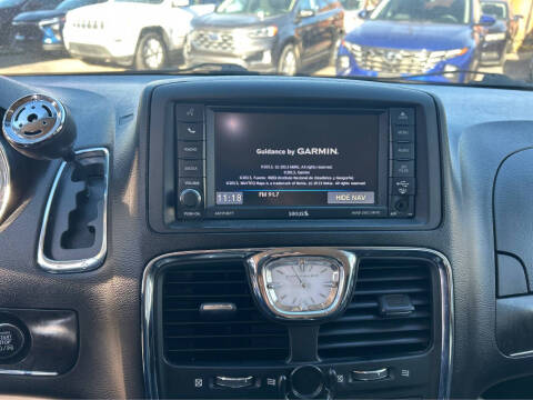 2015 Chrysler Town and Country Touring-L