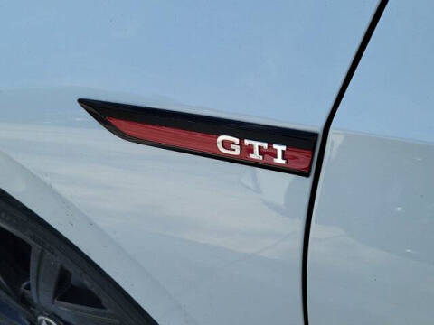 2022 Volkswagen Golf GTI SE