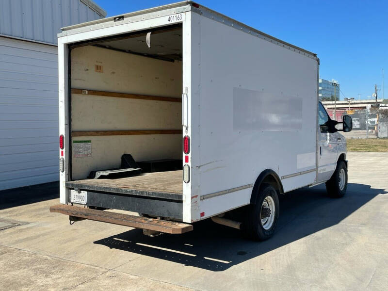 2014 Ford E-Series E-350 SD