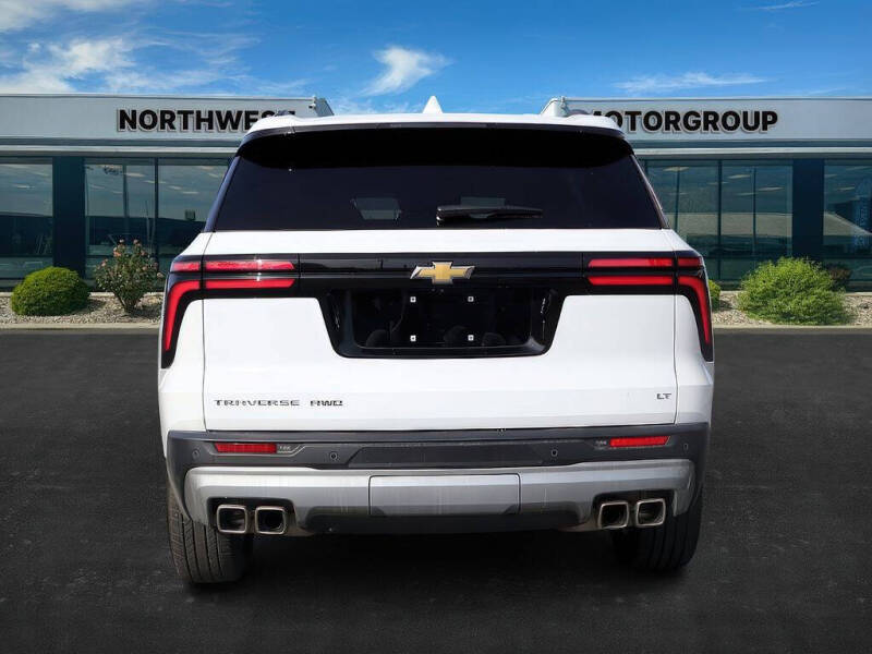 2024 Chevrolet Traverse LT