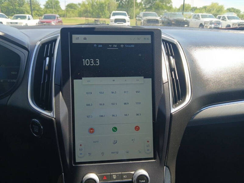 2022 Ford Edge Titanium
