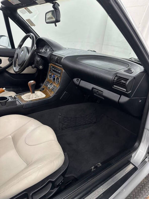 2001 BMW Z3 3.0i