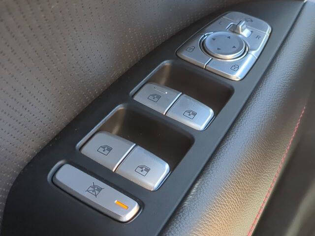 2023 Genesis G70