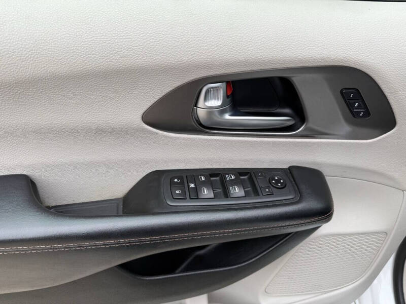 2020 Chrysler Pacifica Touring L