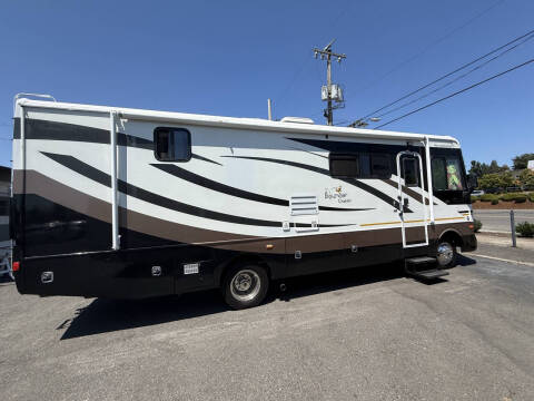 2010 Fleetwood RV Bounder 30’ Double Slide!!!