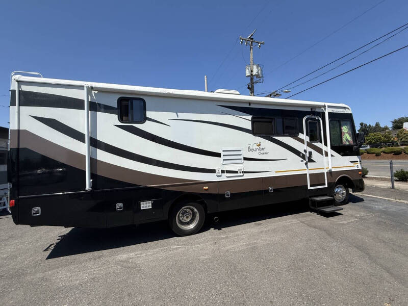 2010 Fleetwood RV Bounder 30’ Double Slide!!!
