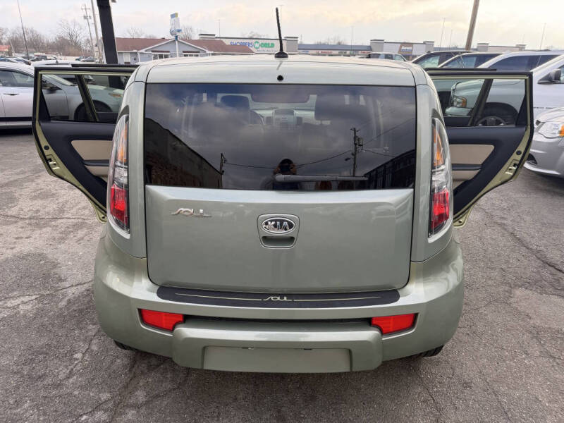 2011 Kia Soul +