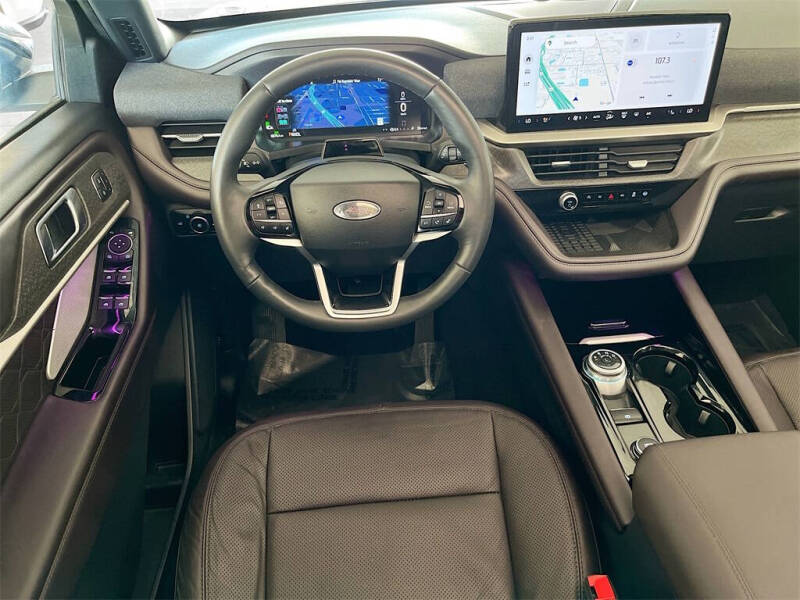 2025 Ford Explorer Platinum