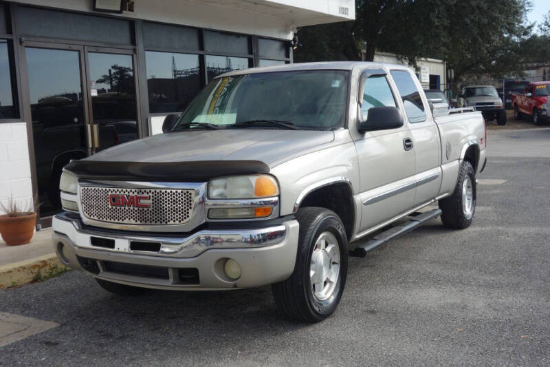 2004 GMC Sierra 1500 for sale at Dealmaker Auto Sales in Jacksonville FL