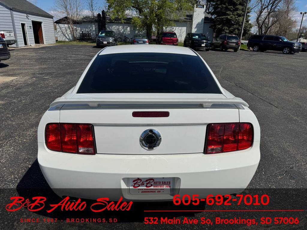 2007 Ford Mustang 7