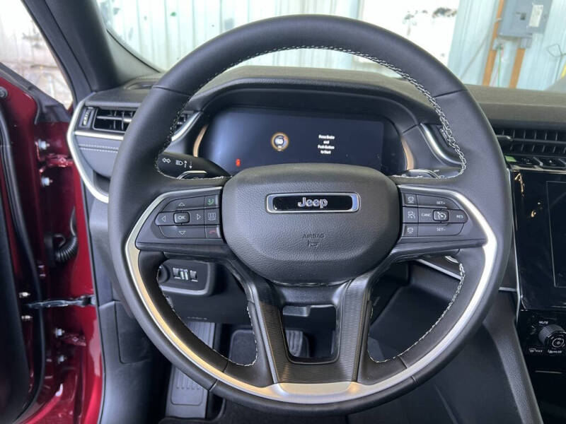 2025 Jeep Grand Cherokee L Laredo