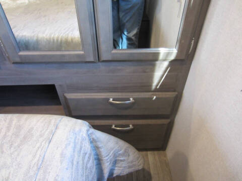 2019 Winnebago MInnie Plus Series 29DDBH