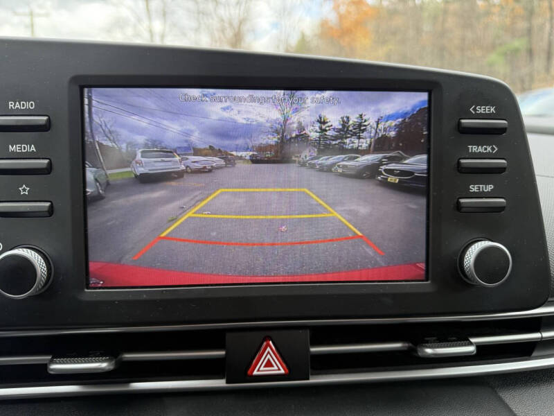 2022 Hyundai Elantra SEL