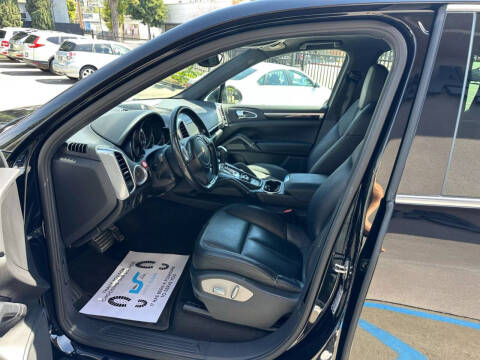 2012 Porsche Cayenne Tiptronic