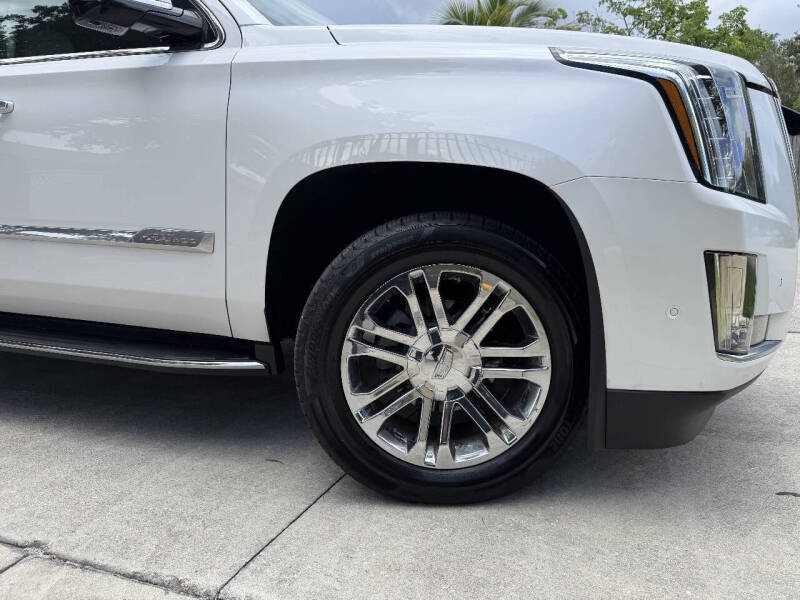 2017 Cadillac Escalade Standard