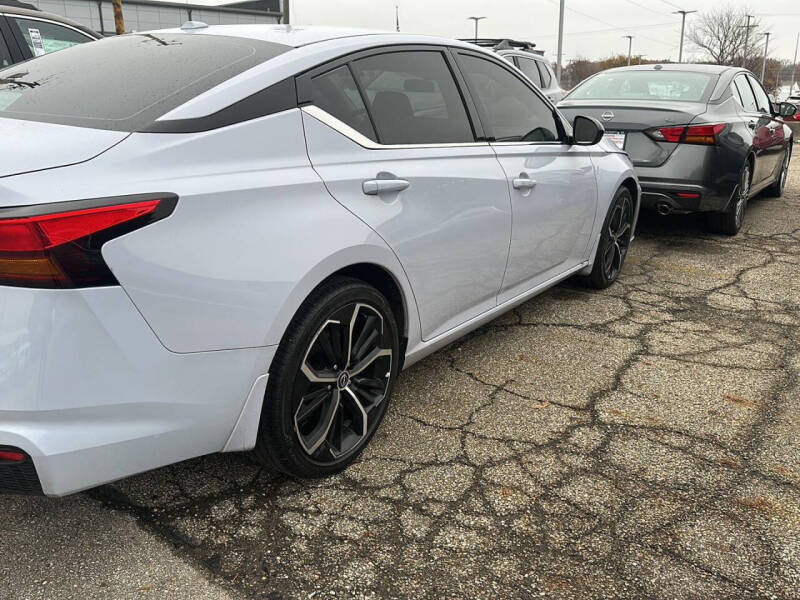 2023 Nissan Altima 2.5 SR