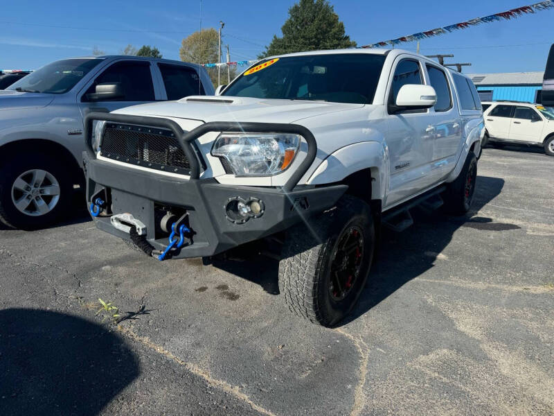 2013 Toyota Tacoma null photo 2