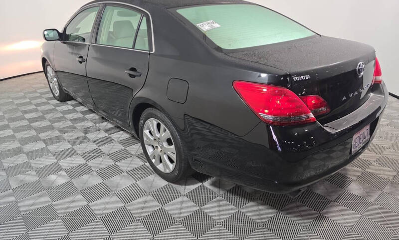 2008 Toyota Avalon XLS