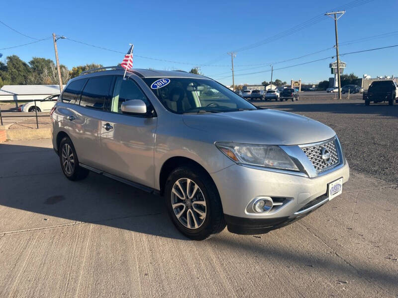 2016 Nissan Pathfinder S