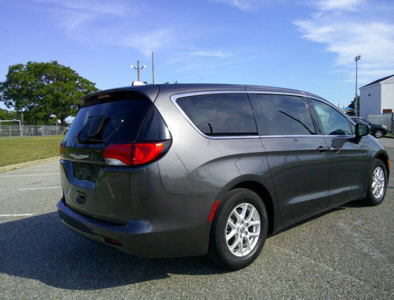 2017 Chrysler Pacifica LX