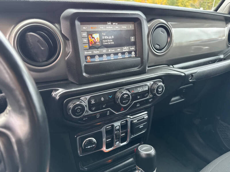 2022 Jeep Gladiator Willys