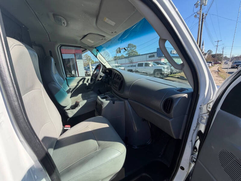 2005 Ford E-Series