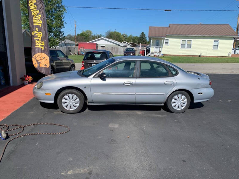 1999 Ford Taurus LX's photo