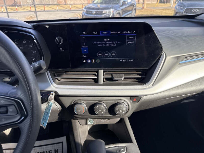 2025 Chevrolet Trax LS