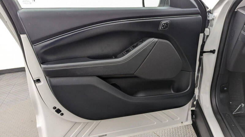 2024 Ford Mustang Mach-E Select