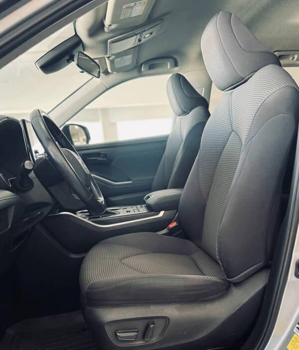 2021 Toyota Highlander LE