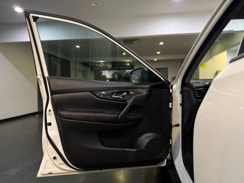 2017 Nissan Rogue Hybrid