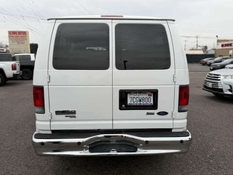 2013 Ford E-Series E-350 SD XLT