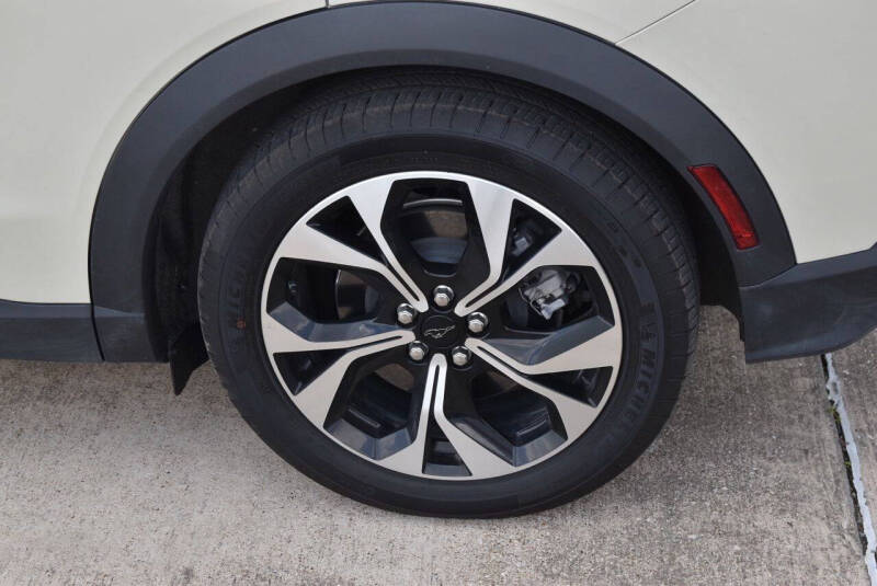 2025 Ford Mustang Mach-E Select