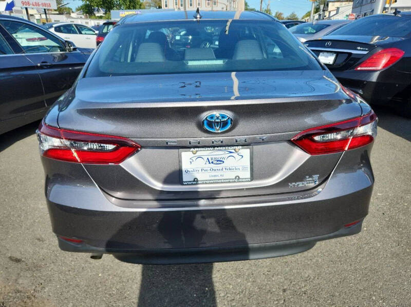 2021 Toyota Camry Hybrid LE