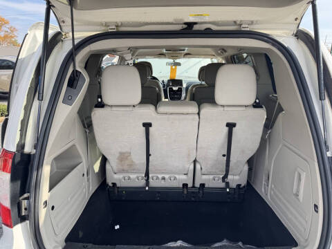 2011 Chrysler Town and Country Touring-L