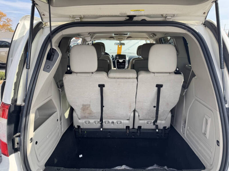 2011 Chrysler Town and Country Touring-L