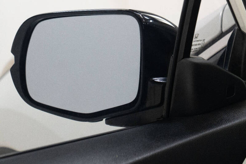 2019 Honda Pilot Touring w/Rear Captain's Chairs