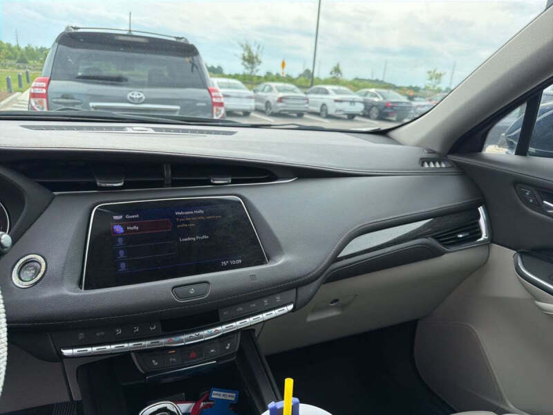 2020 Cadillac XT4 Premium Luxury